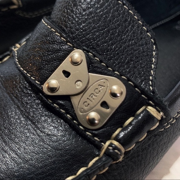 CIRCA JOAN & DAVID Black Leather Loafer - Picture 5 of 8